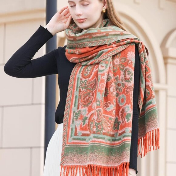 Luxurious Jacquard Scarf: Cozy Vintage Paisley Wrap for Winter Elegance - Picture 3 of 9